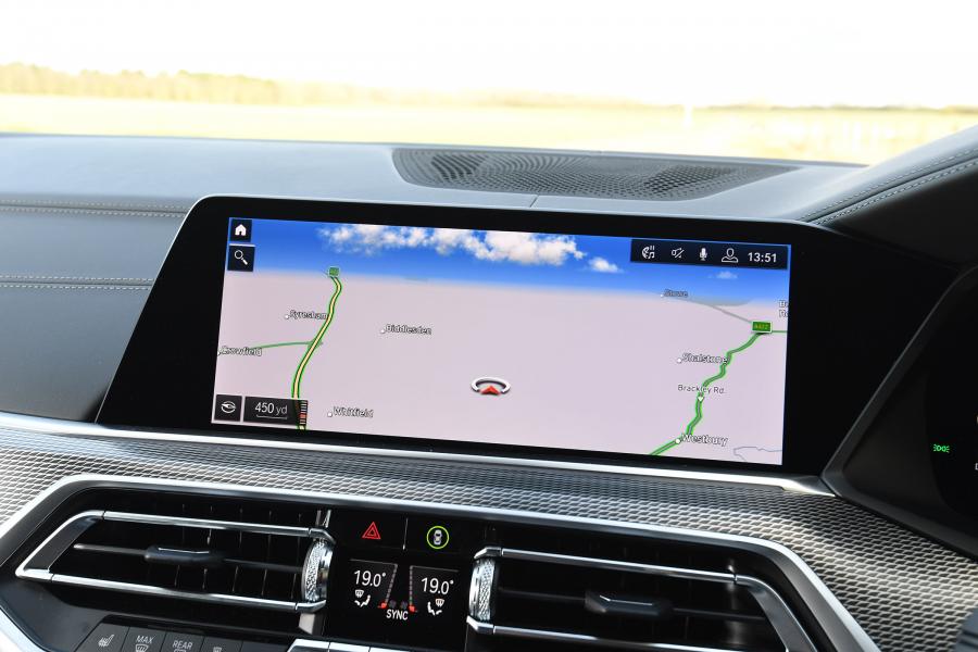 Детали интерьера BMW X6 xDrive30d M Sport (G06) 2019 года  (UK) (фото 15 из 16)